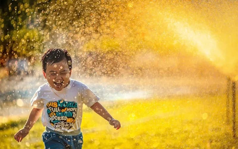 أفضل طرق علاج الكحة عند الأطفال طبيعيًا وطبيًا
